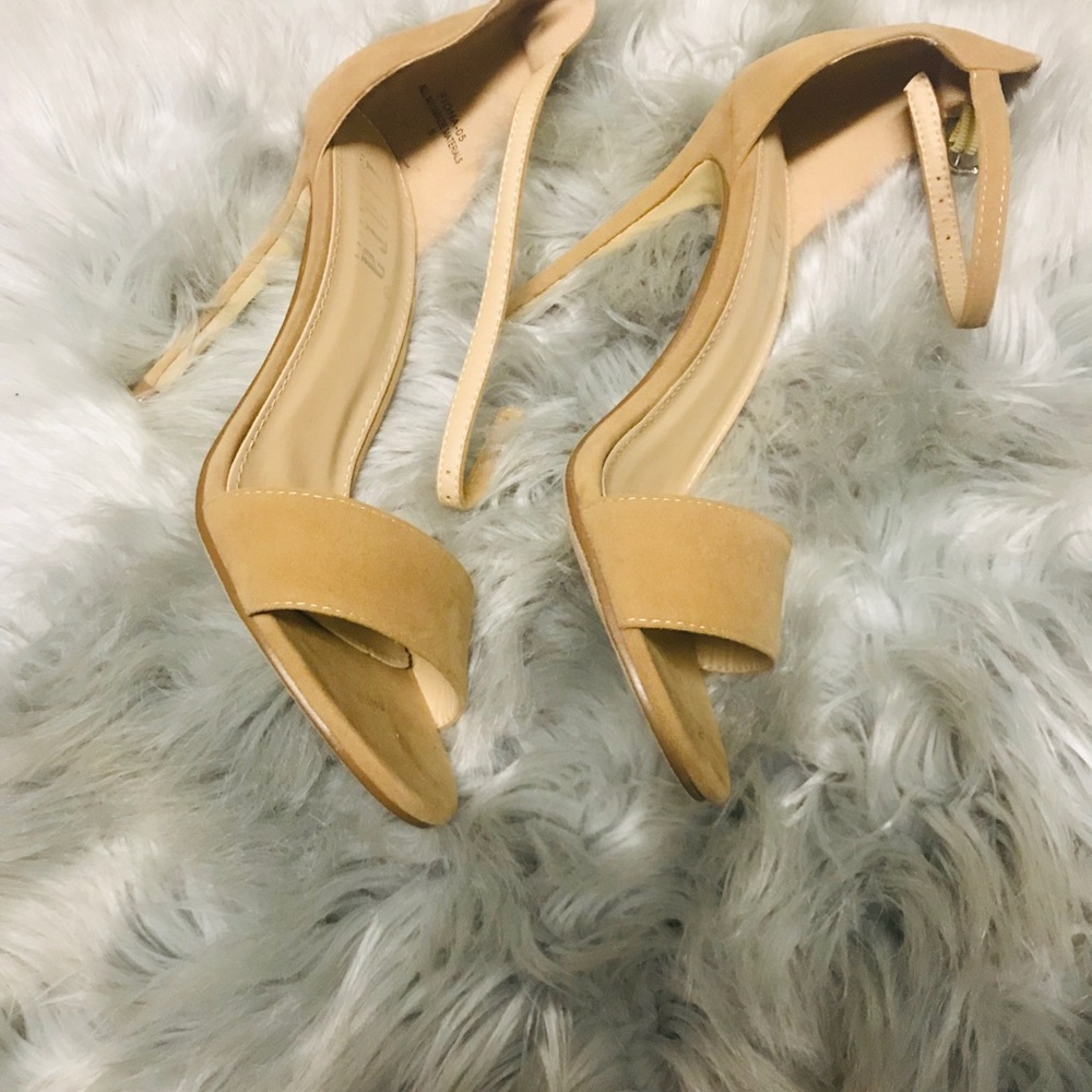 💥🔥!!Nude Heels!!🔥💥 - Picture 2 of 6